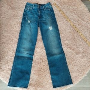 Hollister Distressed Straight Jean - High Rise - Size 00 w23